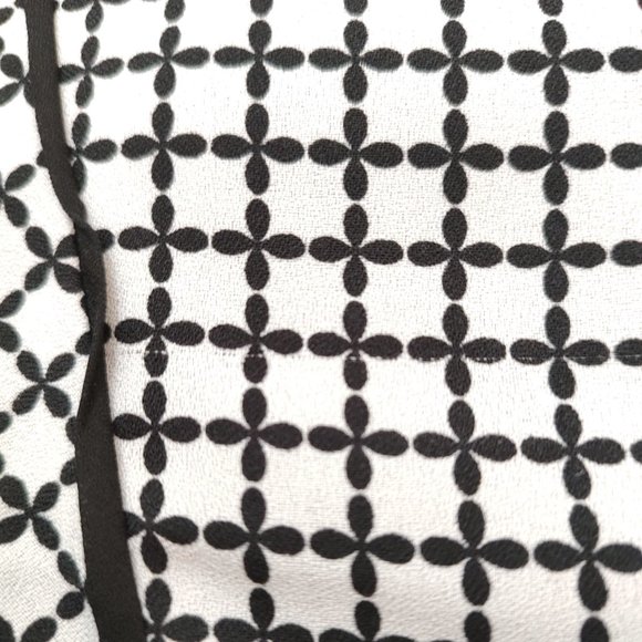 Black and White Mini Skirt Ruffled Hem Lined - Picture 8 of 12